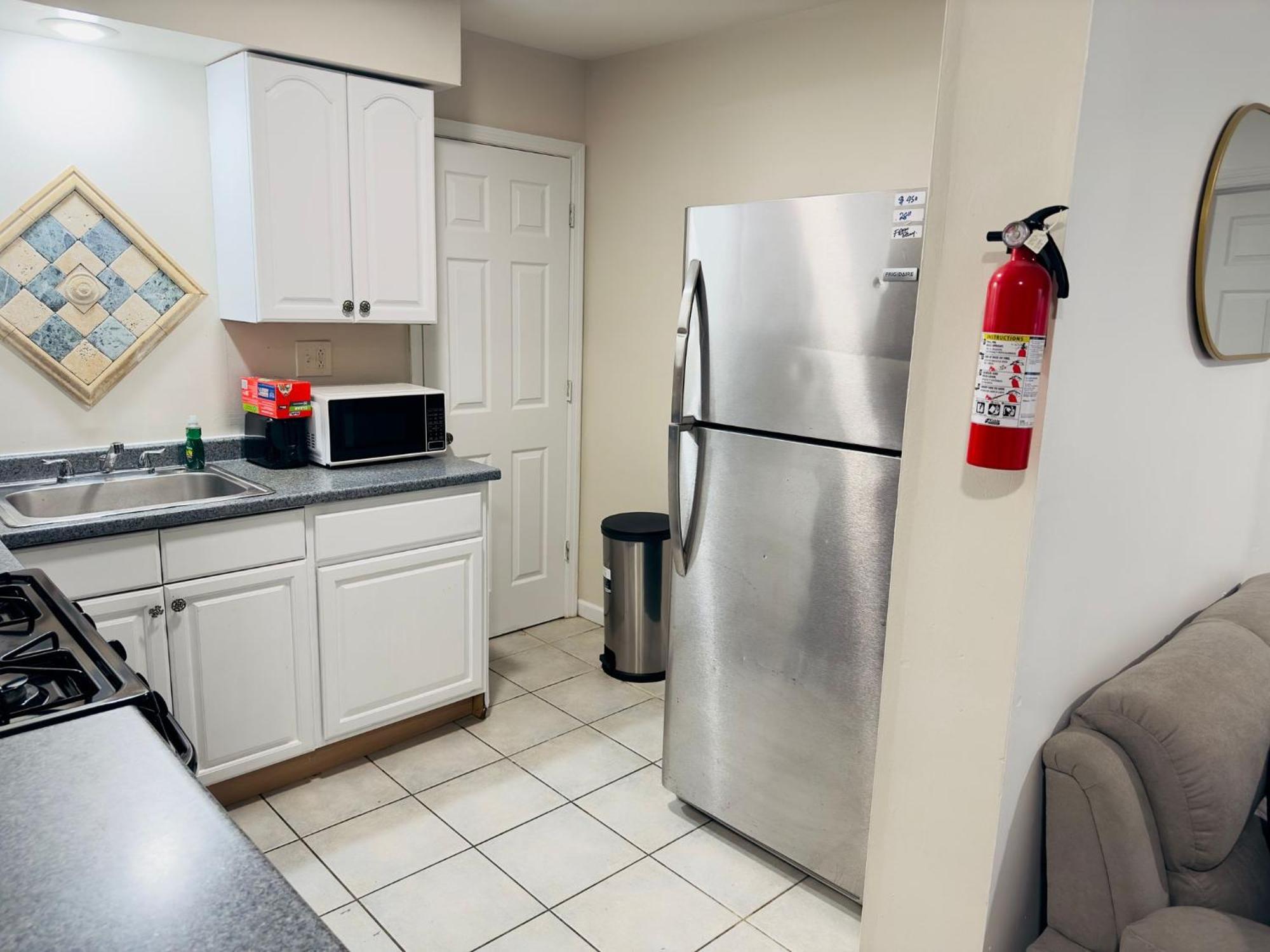 Cosy Bedroom 6 Minutes To Ewr Prudential Hotels Pen Station Newark Exterior foto